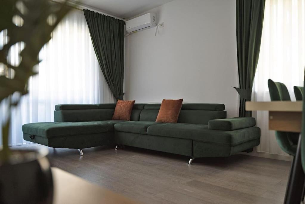 Eliza'S Apartment By Oasis Homes Oradea Exteriör bild