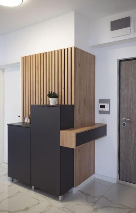 Eliza'S Apartment By Oasis Homes Oradea Exteriör bild